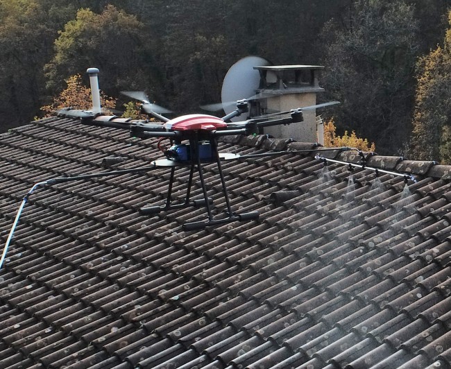 Démoussage par drone